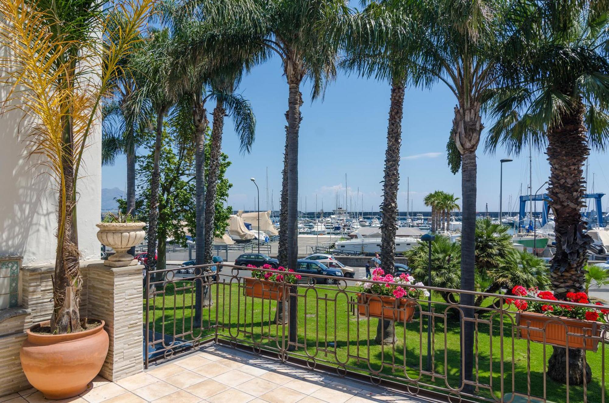 فيلا Casa Delle Zammare Fronte Mare Centro Storico ريبوسْتو المظهر الخارجي الصورة