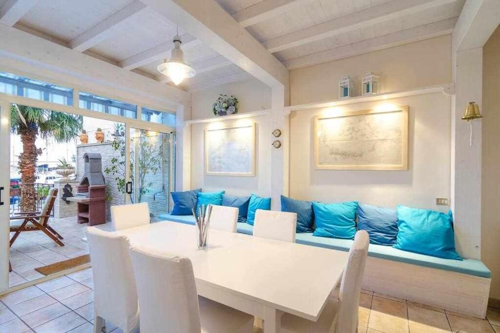 فيلا Casa Delle Zammare Fronte Mare Centro Storico ريبوسْتو المظهر الخارجي الصورة