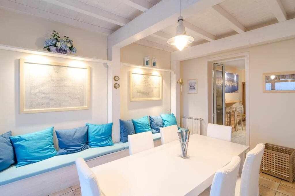 فيلا Casa Delle Zammare Fronte Mare Centro Storico ريبوسْتو المظهر الخارجي الصورة