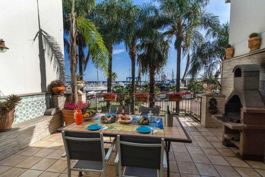 فيلا Casa Delle Zammare Fronte Mare Centro Storico ريبوسْتو المظهر الخارجي الصورة